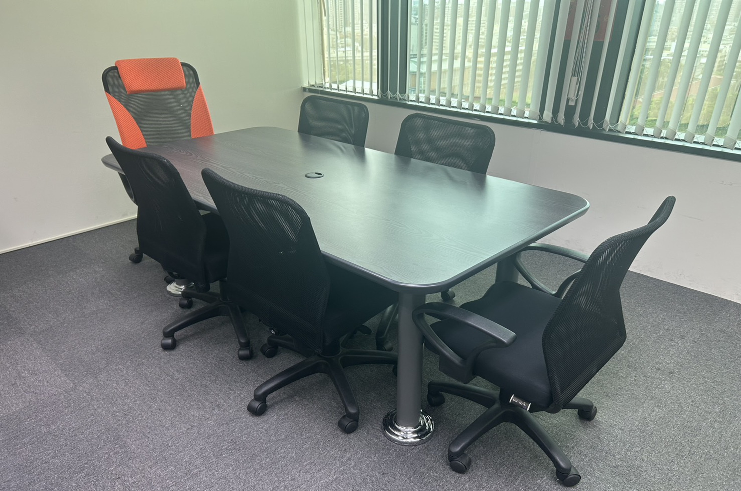 昕宇不動產規劃辦公室空間